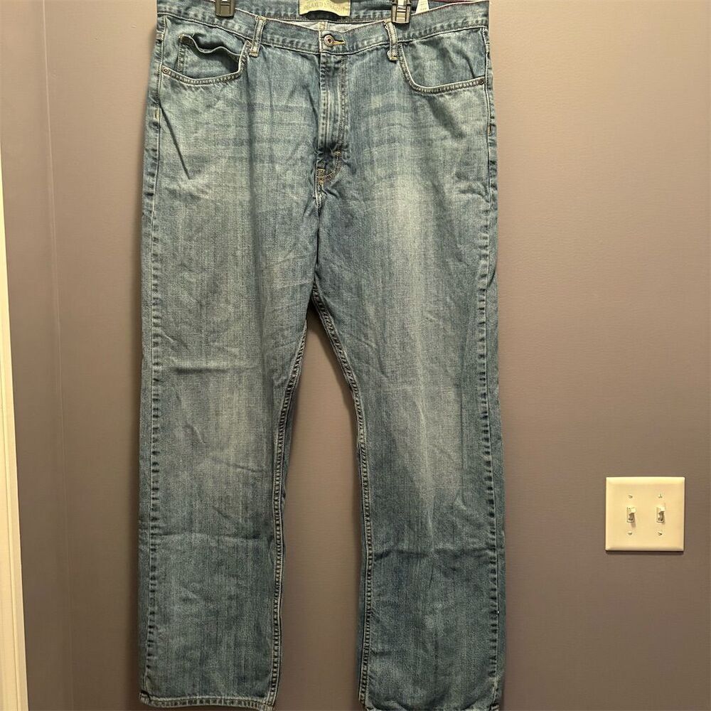 Wrangler Men's Relaxed Straight Jeans Blue Size 40x32 5-Pocket Design - Picture 1 of 13